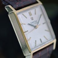 Omega Carrè in Oro