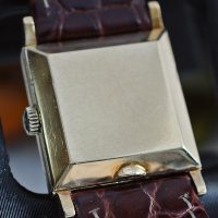Omega Carrè in Oro